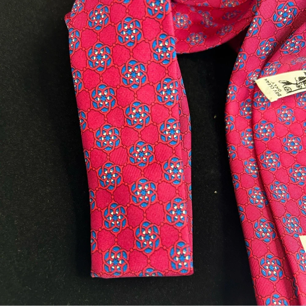 HERMES Designer Man’s Luxury 💯 Silk Necktie red